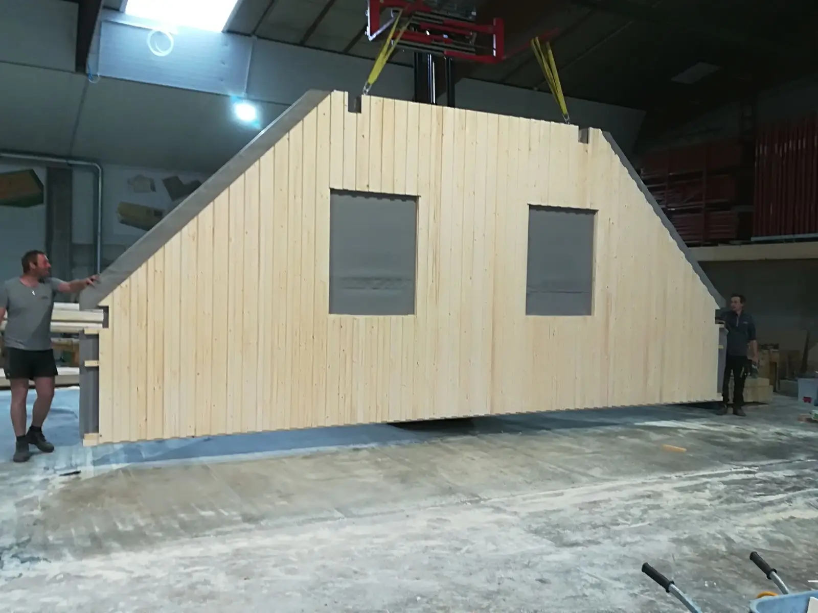 Giebelwände für Blockhaus - in der Produktionshalle vorgefertigt